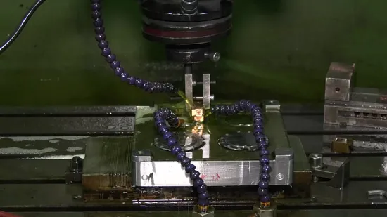 プラスチック ABS/PC/PA66/POM/TPU/PP/PVC/Pet/HDPE/as/PMMA 射出成形金型部品ホットランナーオーバー