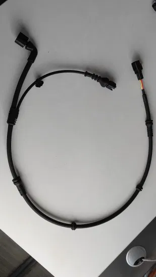 IATF16949 認定 4 ピン Te コネクタ オーバーモールディング射出ワイヤー ハーネス (波形パインとクリップ付き)